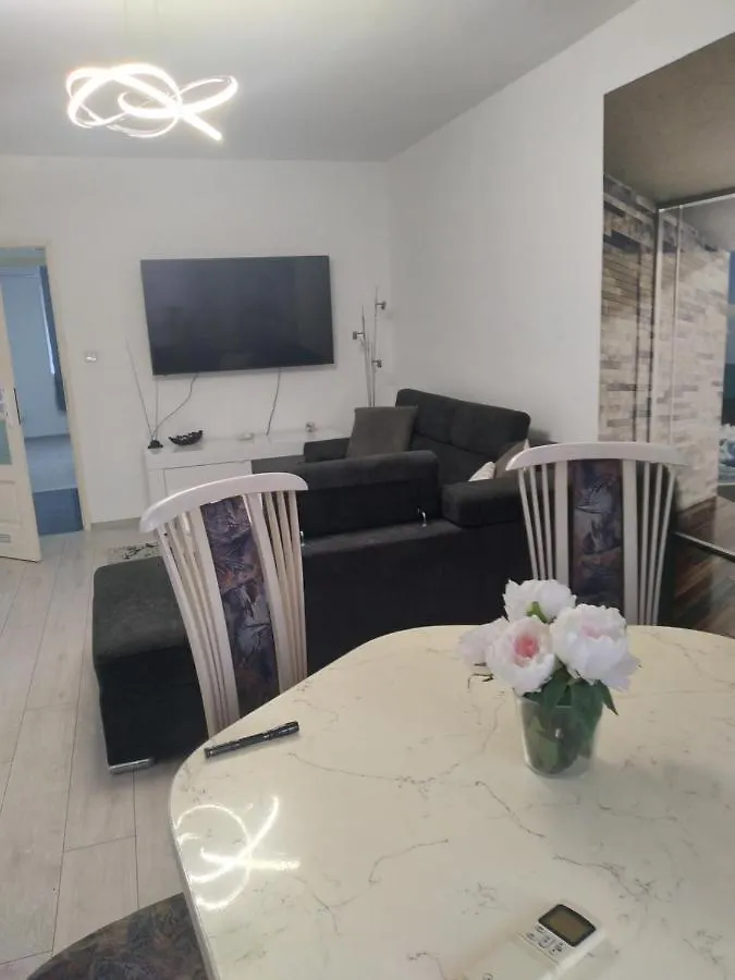Spacious And Luxury 2 Bedroom Appartment Free Parking Warna