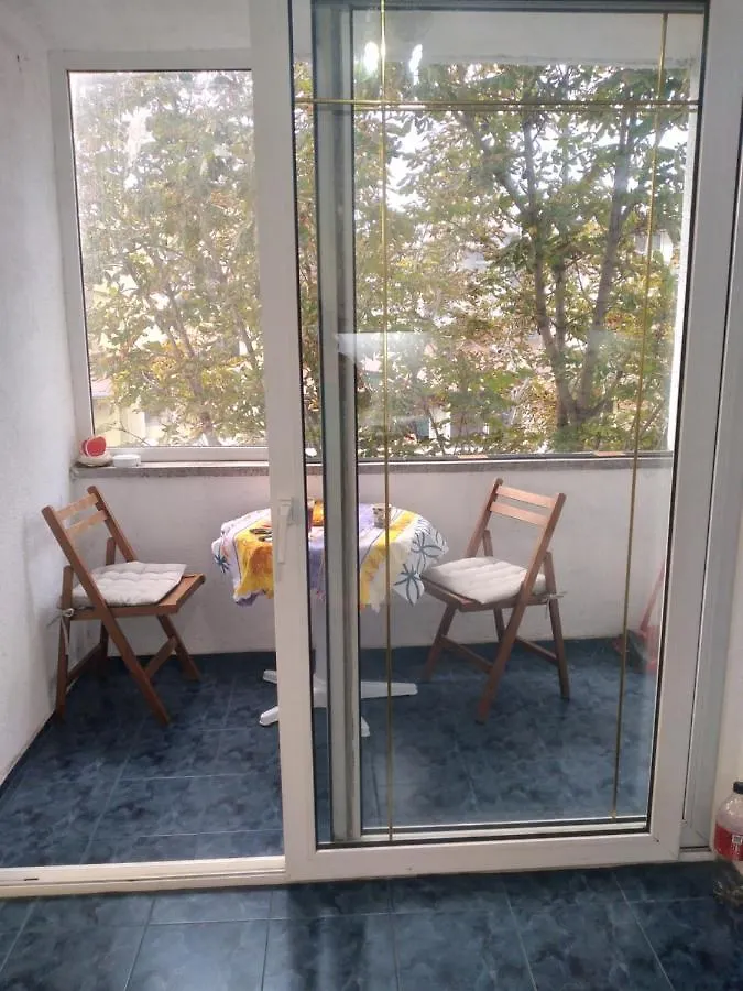 Spacious And Luxury 2 Bedroom Appartment Free Parking Warna Apartament